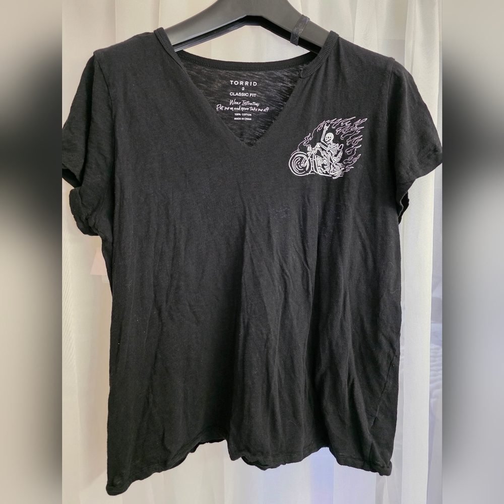 Torrid Black Short Sleeve Graphic Tee